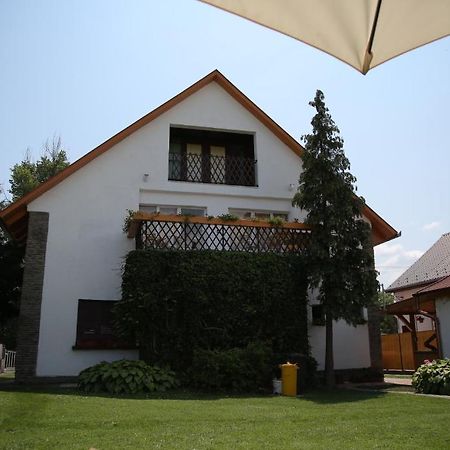 Simply Szallo Balatonboglár Exterior foto