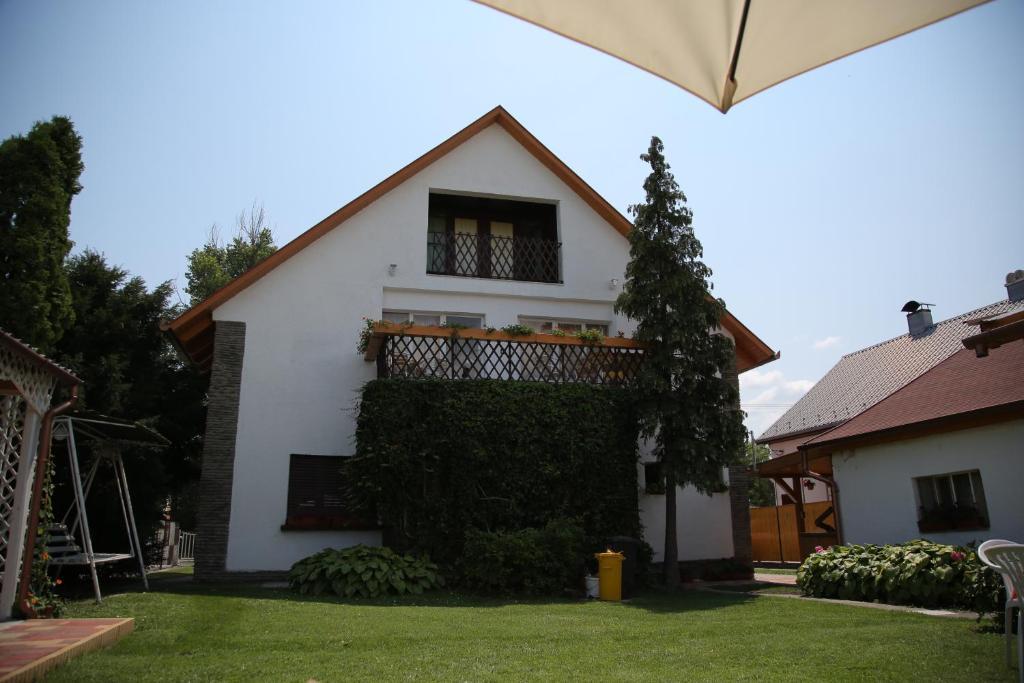Simply Szallo Balatonboglár Exterior foto