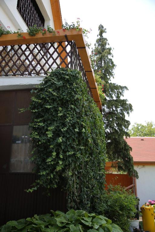 Simply Szallo Balatonboglár Exterior foto