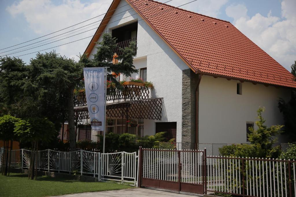 Simply Szallo Balatonboglár Exterior foto